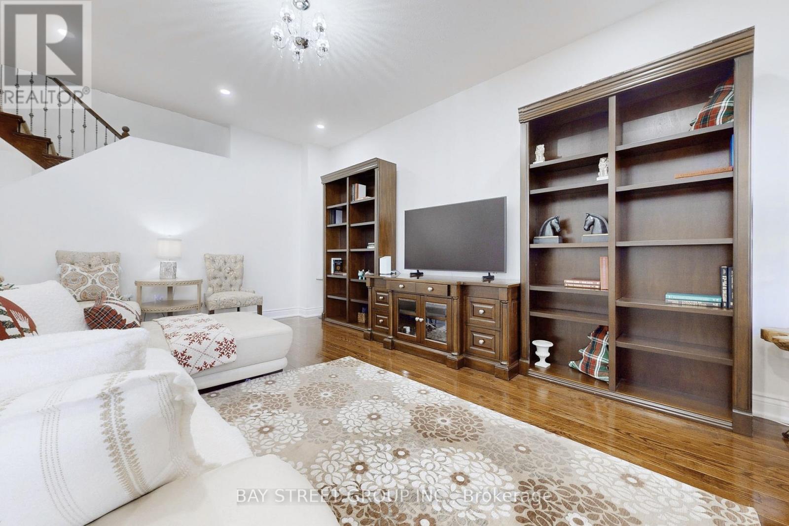 115 Colesbrook Road, Richmond Hill, Ontario  L4S 2G3 - Photo 12 - N12485018