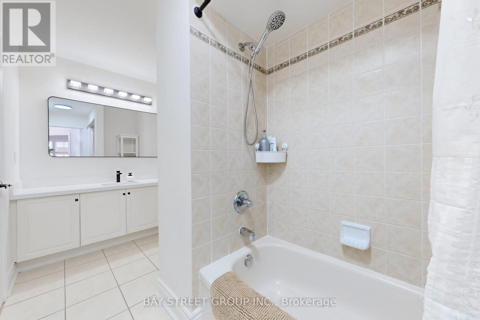 115 Colesbrook Road, Richmond Hill, Ontario  L4S 2G3 - Photo 30 - N12485018