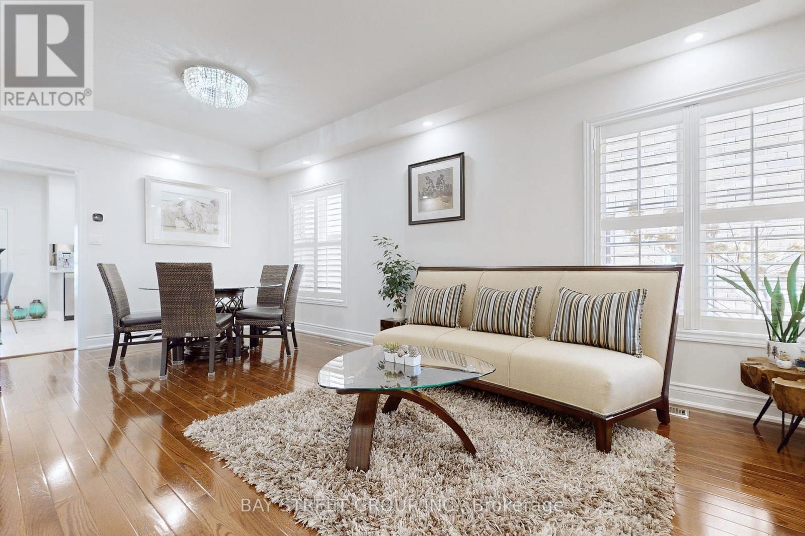 115 Colesbrook Road, Richmond Hill, Ontario  L4S 2G3 - Photo 5 - N12485018