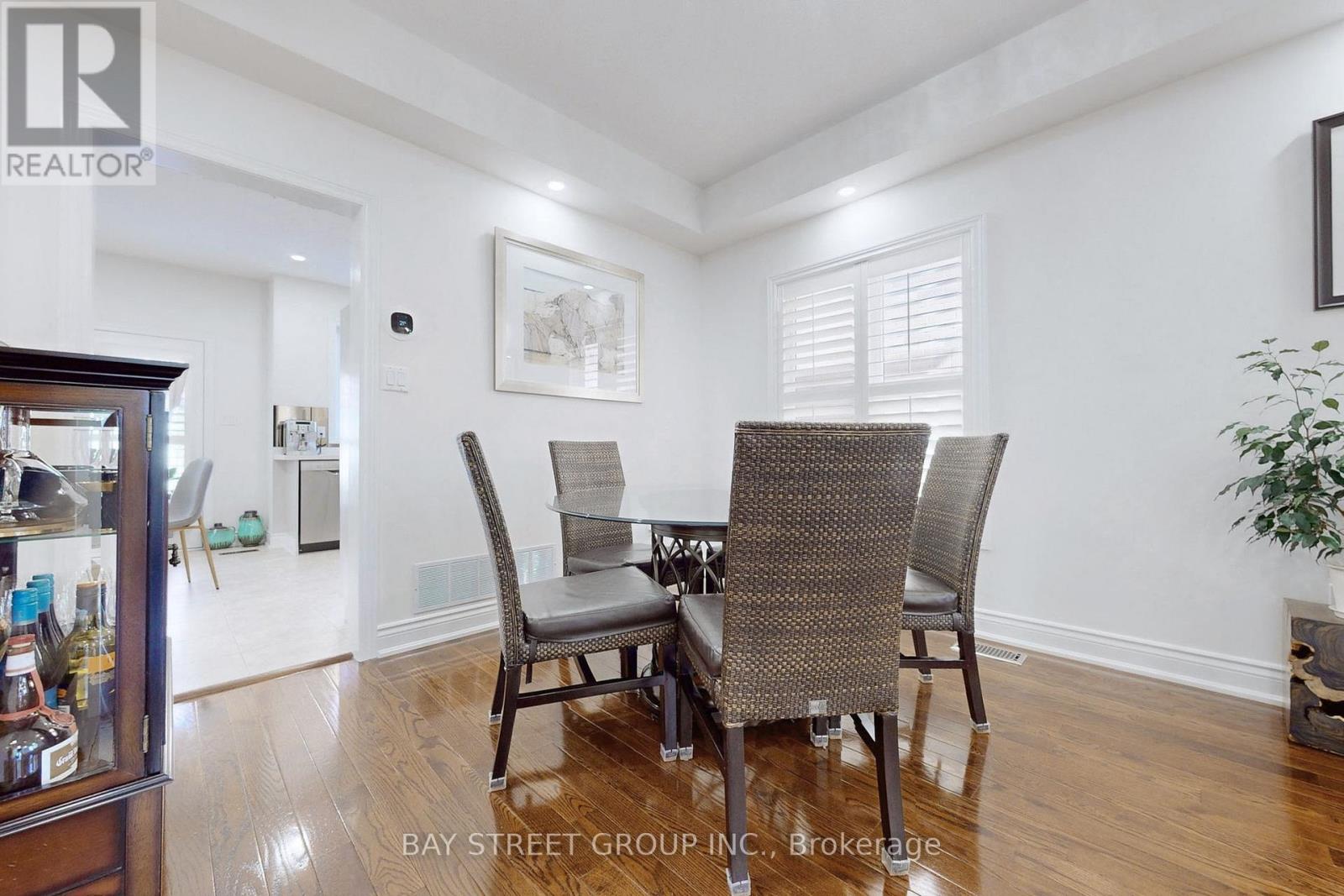 115 Colesbrook Road, Richmond Hill, Ontario  L4S 2G3 - Photo 8 - N12485018