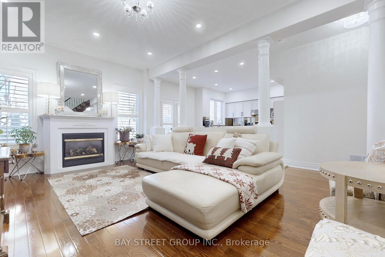 115 Colesbrook Road, Richmond Hill, Ontario  L4S 2G3 - Photo 9 - N12485018