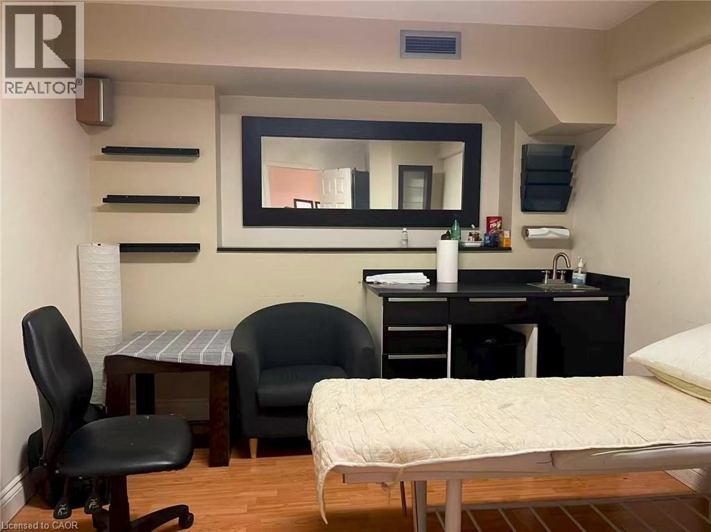 265 Queen Street S, Mississauga, Ontario  L5M 1L9 - Photo 10 - 40775076