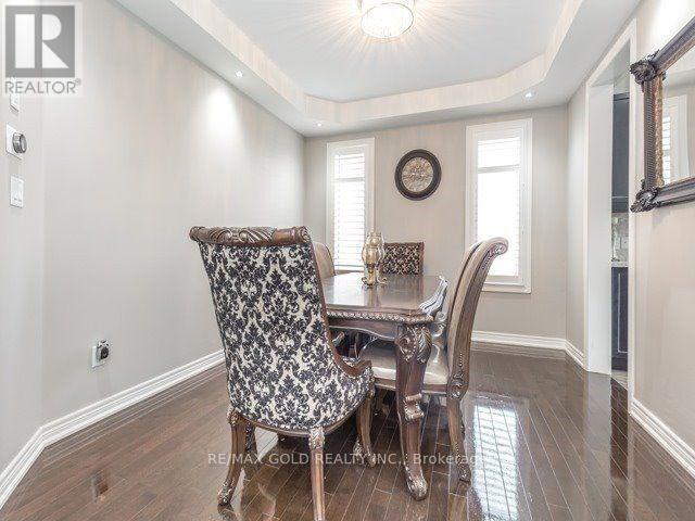 36 Haverstock Crescent, Brampton, Ontario  L7A 4E1 - Photo 4 - W12484982