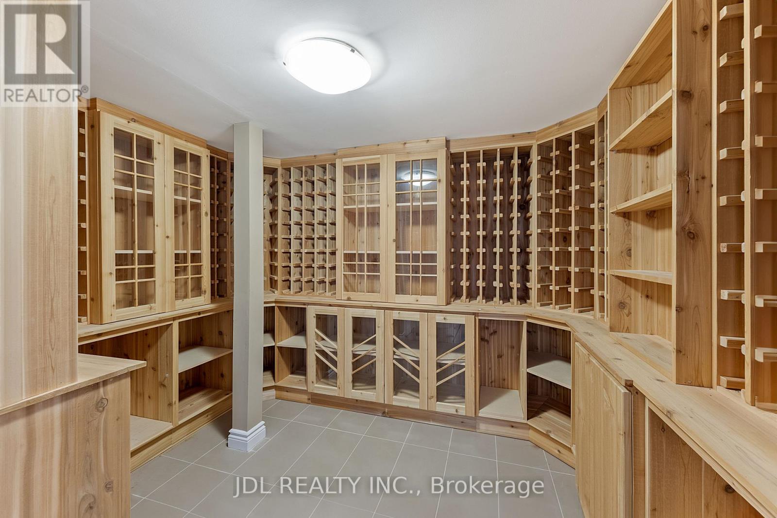 1859 Lincoln Green Close, Mississauga, Ontario  L5K 1C4 - Photo 19 - W12485007