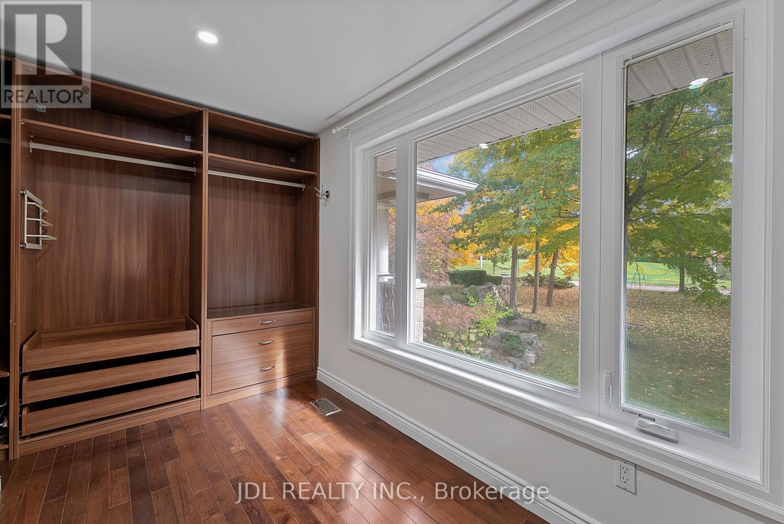 1859 Lincoln Green Close, Mississauga, Ontario  L5K 1C4 - Photo 36 - W12485007