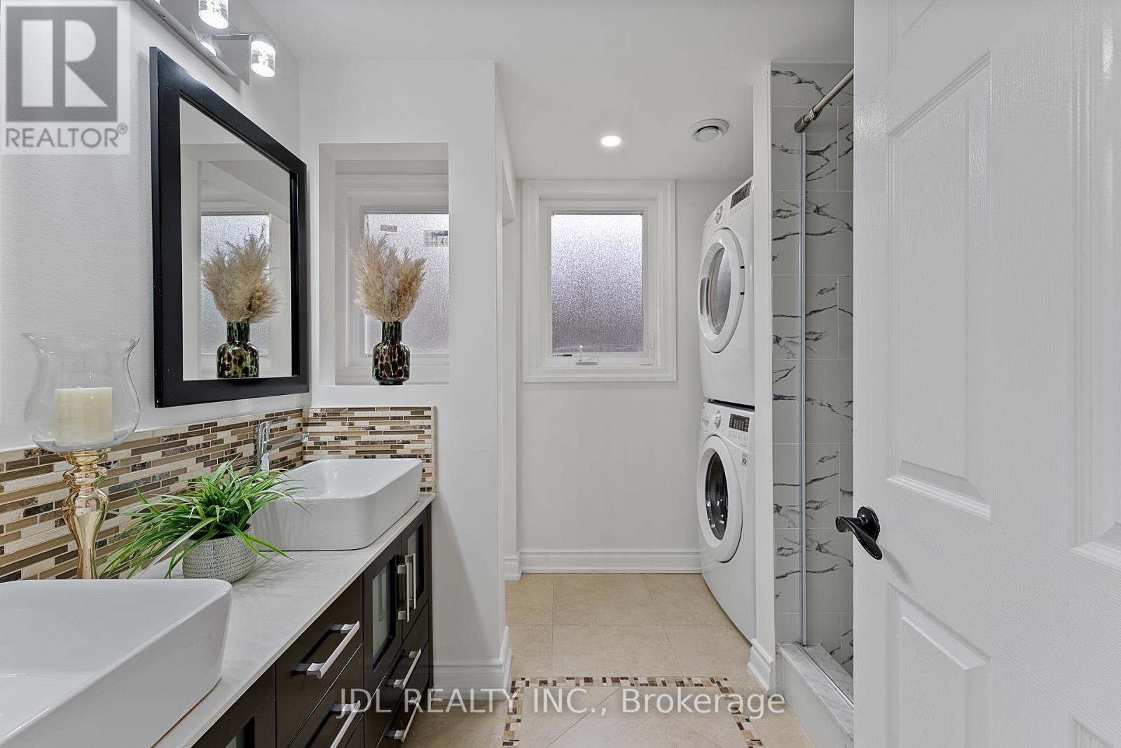 1859 Lincoln Green Close, Mississauga, Ontario  L5K 1C4 - Photo 45 - W12485007