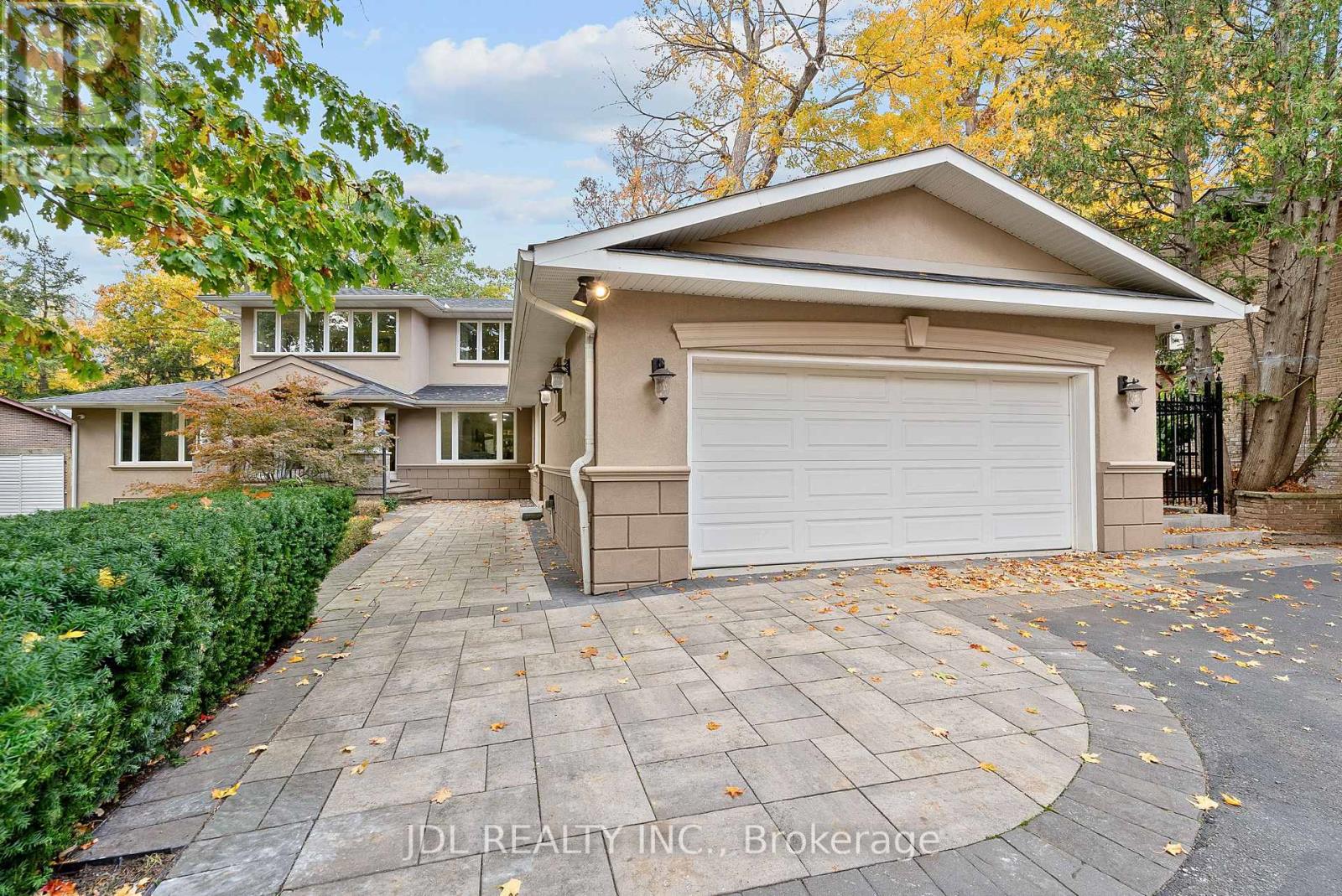 1859 Lincoln Green Close, Mississauga, Ontario  L5K 1C4 - Photo 5 - W12485007