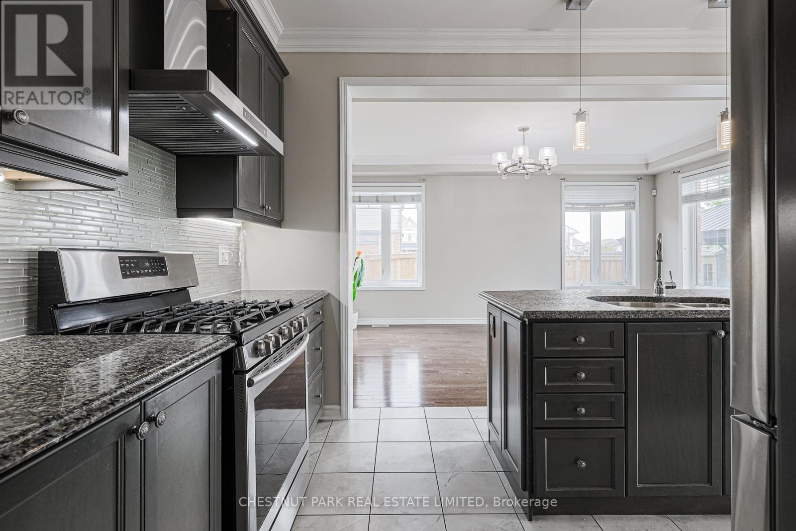 565 Edenbrook Hill Drive, Brampton, Ontario  L7A 4T6 - Photo 12 - W12485008