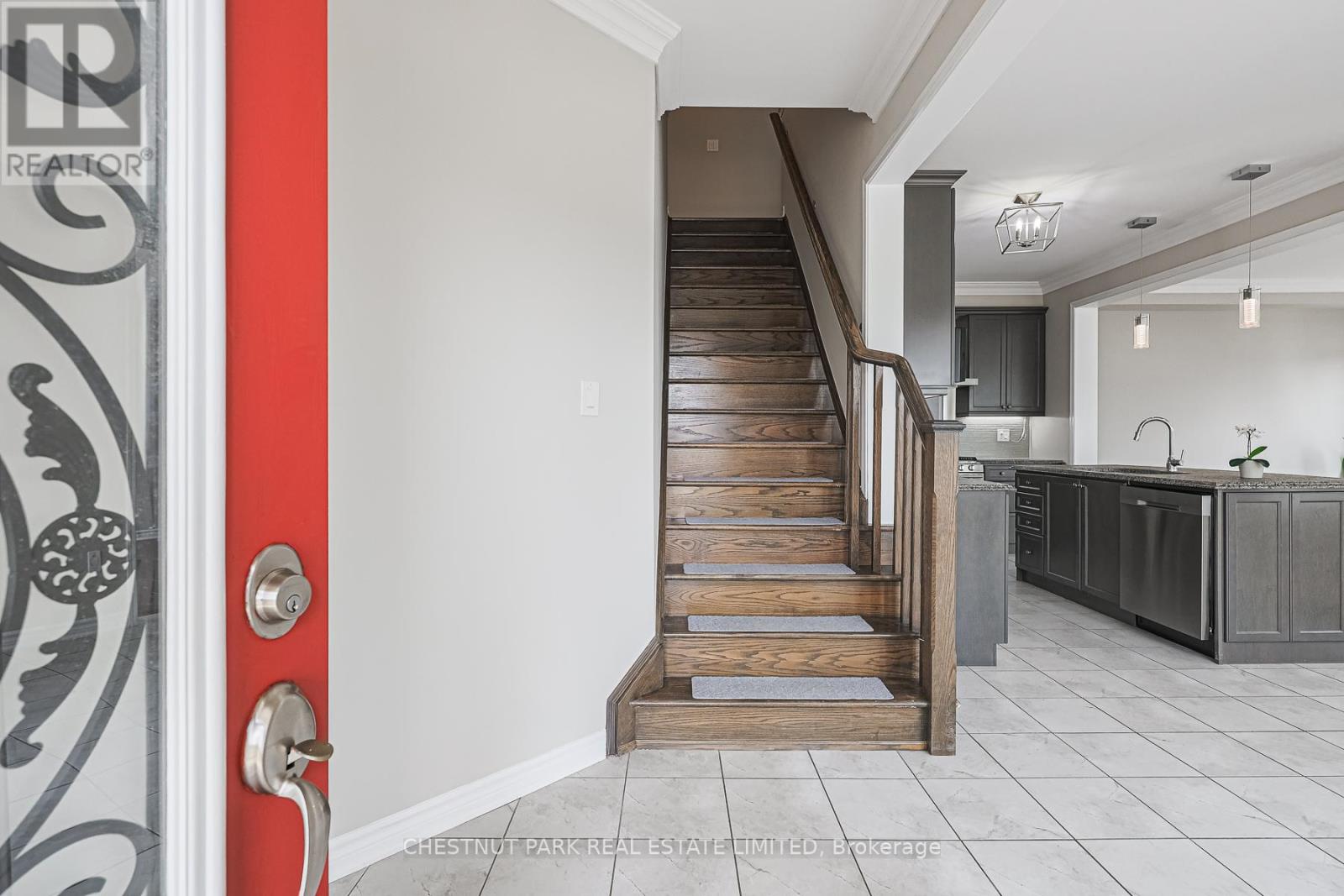 565 Edenbrook Hill Drive, Brampton, Ontario  L7A 4T6 - Photo 3 - W12485008