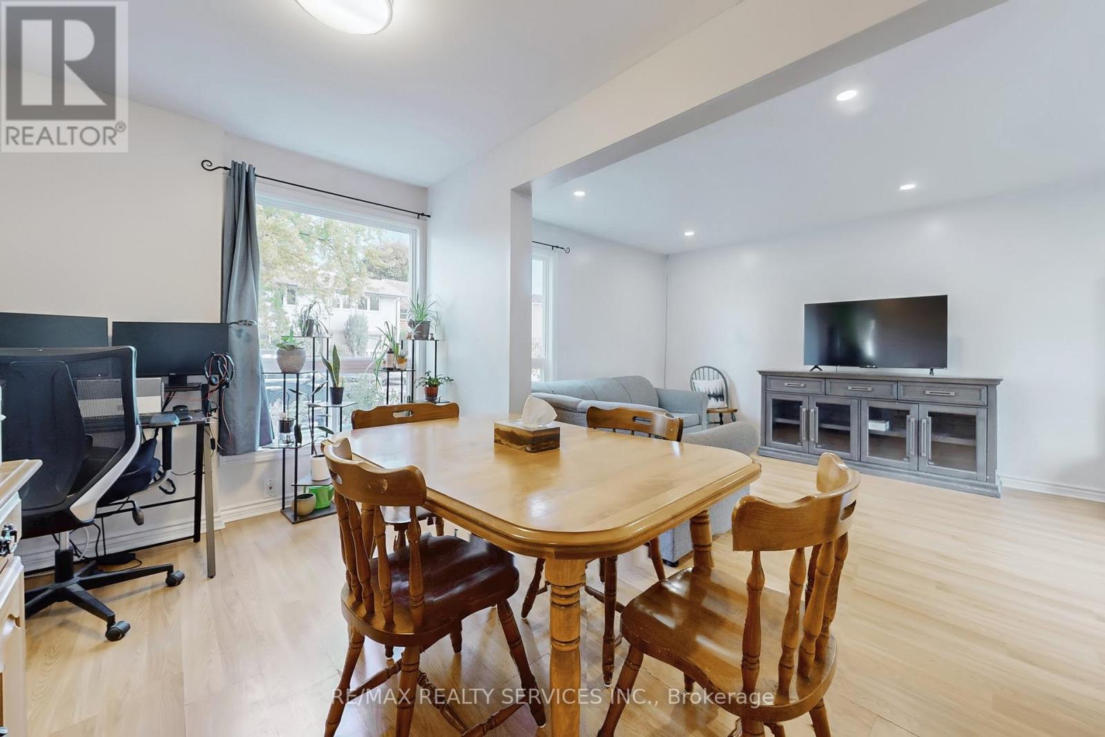 2 Hector Court, Brampton, Ontario  L6S 1P1 - Photo 12 - W12485022