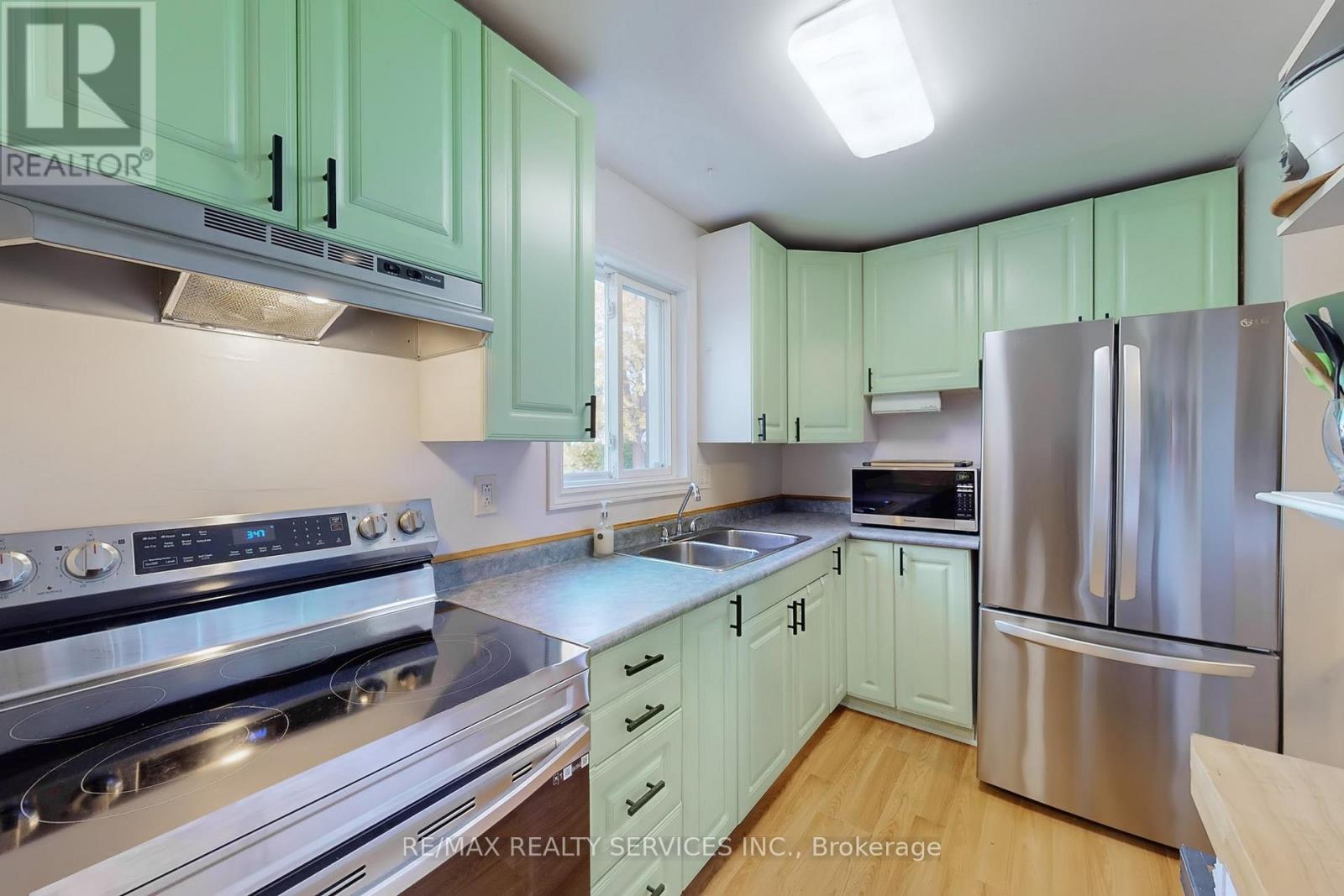 2 Hector Court, Brampton, Ontario  L6S 1P1 - Photo 14 - W12485022