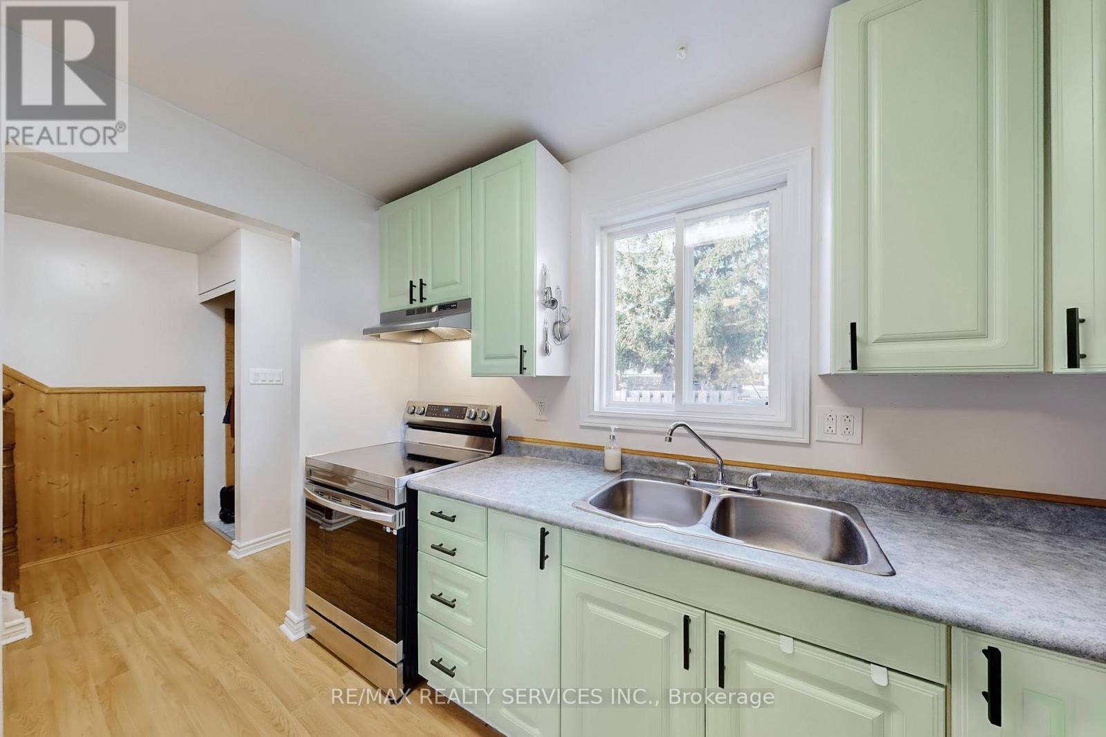 2 Hector Court, Brampton, Ontario  L6S 1P1 - Photo 16 - W12485022