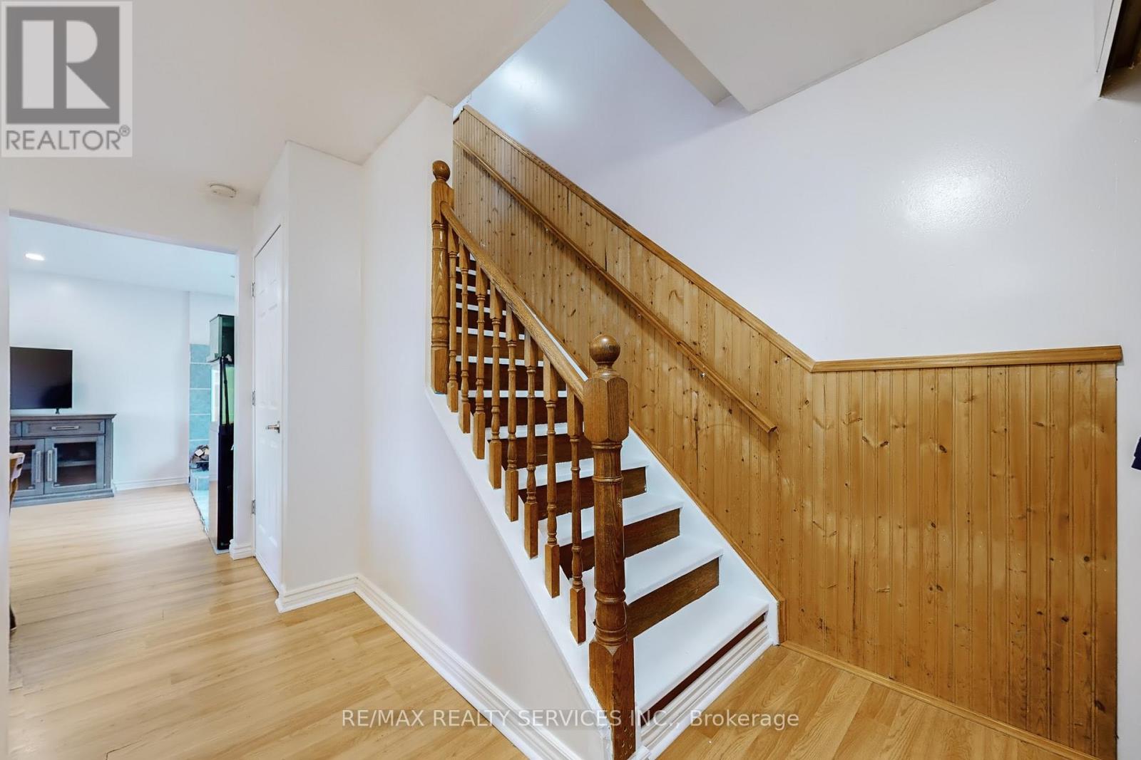 2 Hector Court, Brampton, Ontario  L6S 1P1 - Photo 18 - W12485022