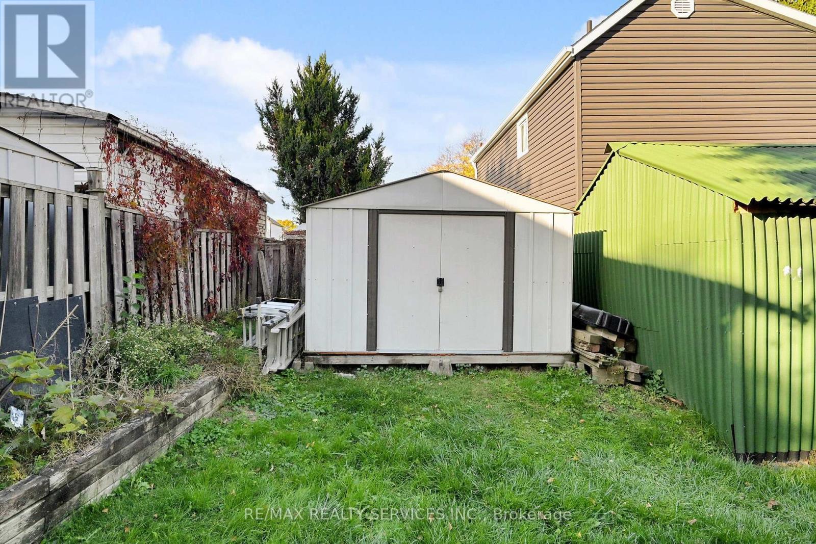 2 Hector Court, Brampton, Ontario  L6S 1P1 - Photo 43 - W12485022