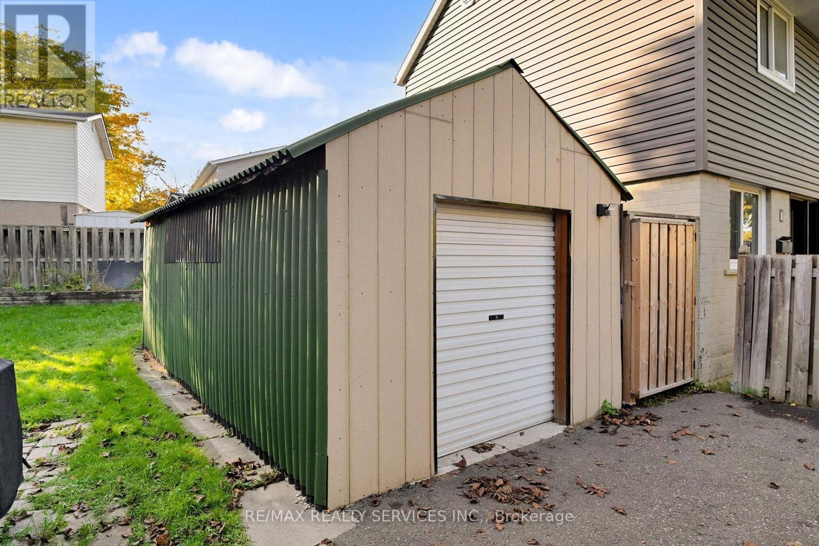 2 Hector Court, Brampton, Ontario  L6S 1P1 - Photo 44 - W12485022