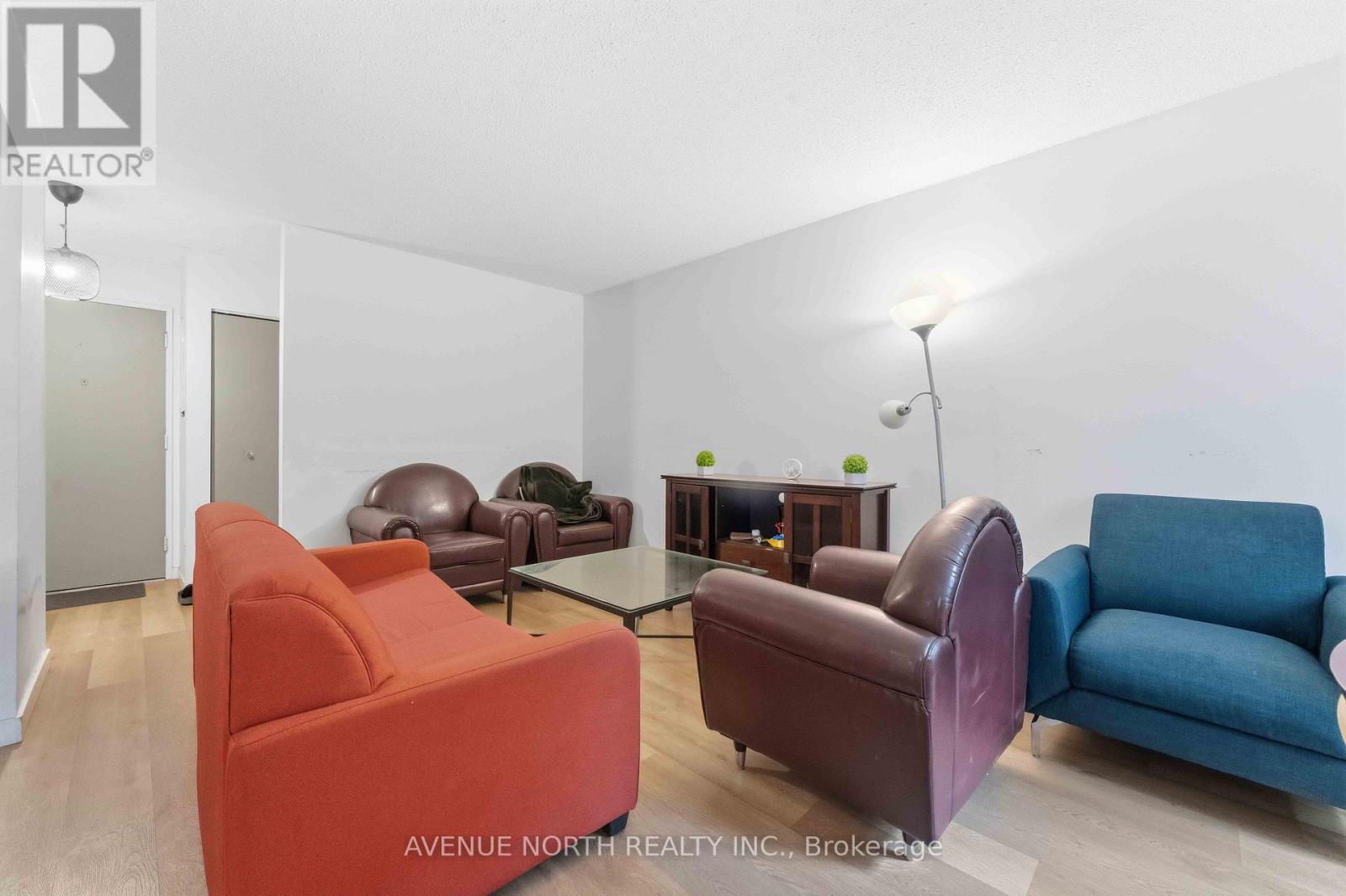 11k - 2080 Ogilvie Road, Ottawa, Ontario  K1J 7N8 - Photo 14 - X12484784