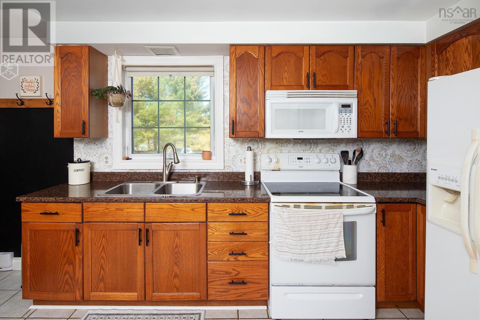 1114 Pockwock Road, Hammonds Plains, Nova Scotia  B4B 1P2 - Photo 16 - 202526713