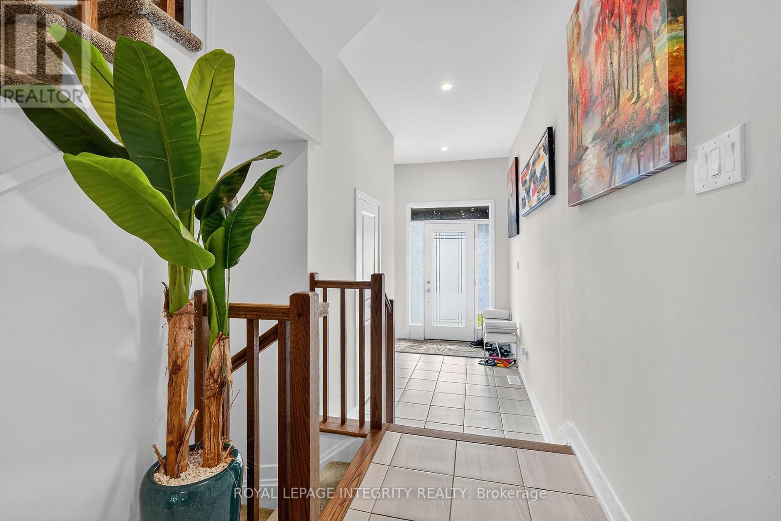 2025 Allegrini Terrace, Ottawa, Ontario  K2S 2S7 - Photo 5 - X12485048