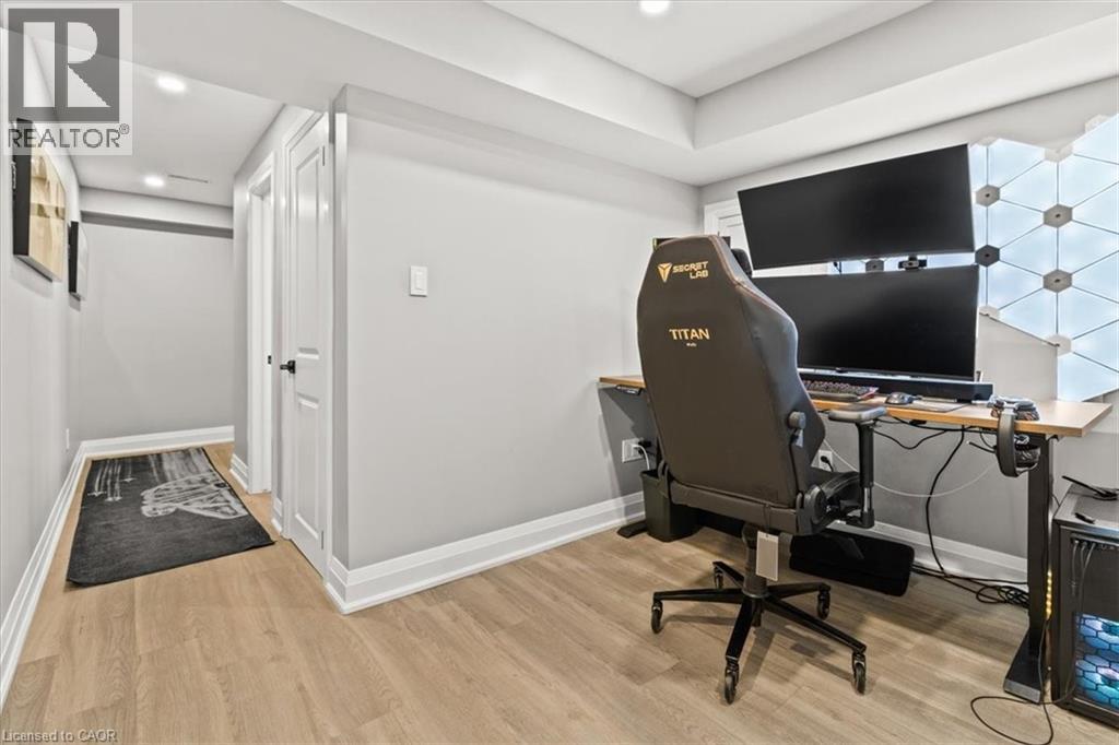 100 Celano Drive, Waterdown, Ontario  L8B 1V2 - Photo 36 - 40773532