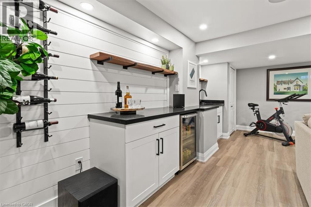 100 Celano Drive, Waterdown, Ontario  L8B 1V2 - Photo 38 - 40773532