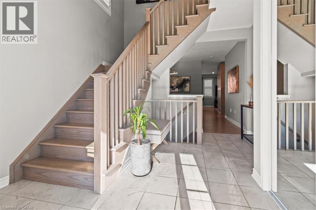 100 Celano Drive, Waterdown, Ontario  L8B 1V2 - Photo 4 - 40773532