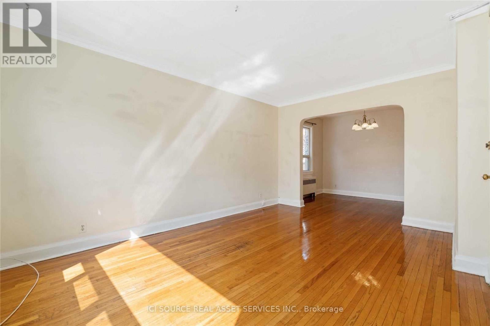 2 - 116 Eastwood Road, Toronto, Ontario  M4L 2C9 - Photo 5 - E12485038