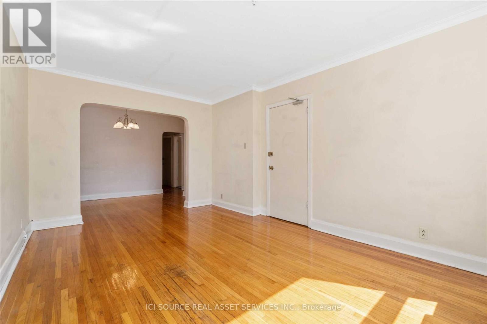2 - 116 Eastwood Road, Toronto, Ontario  M4L 2C9 - Photo 6 - E12485038