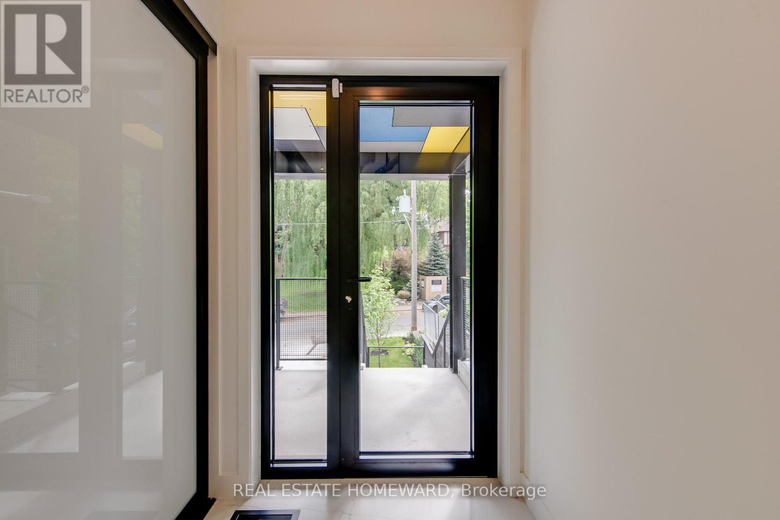 174 Kenilworth Avenue, Toronto, Ontario  M4L 3S6 - Photo 2 - E12485044