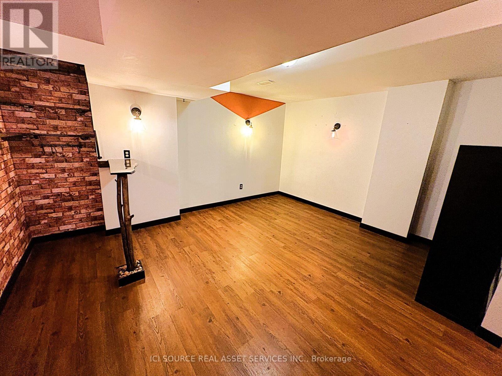 20 Corrie Crescent, Essa (Angus), Ontario  L0M 1B3 - Photo 16 - N12485024