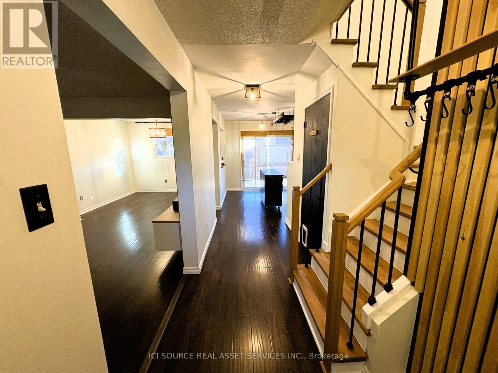 20 Corrie Crescent, Essa (Angus), Ontario  L0M 1B3 - Photo 2 - N12485024