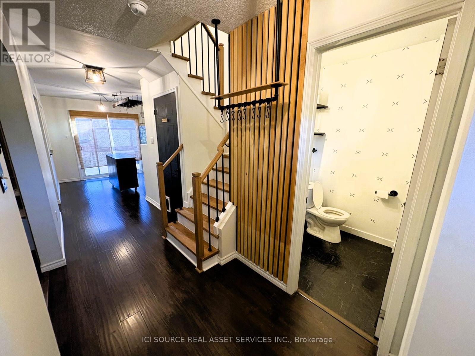 20 Corrie Crescent, Essa (Angus), Ontario  L0M 1B3 - Photo 3 - N12485024