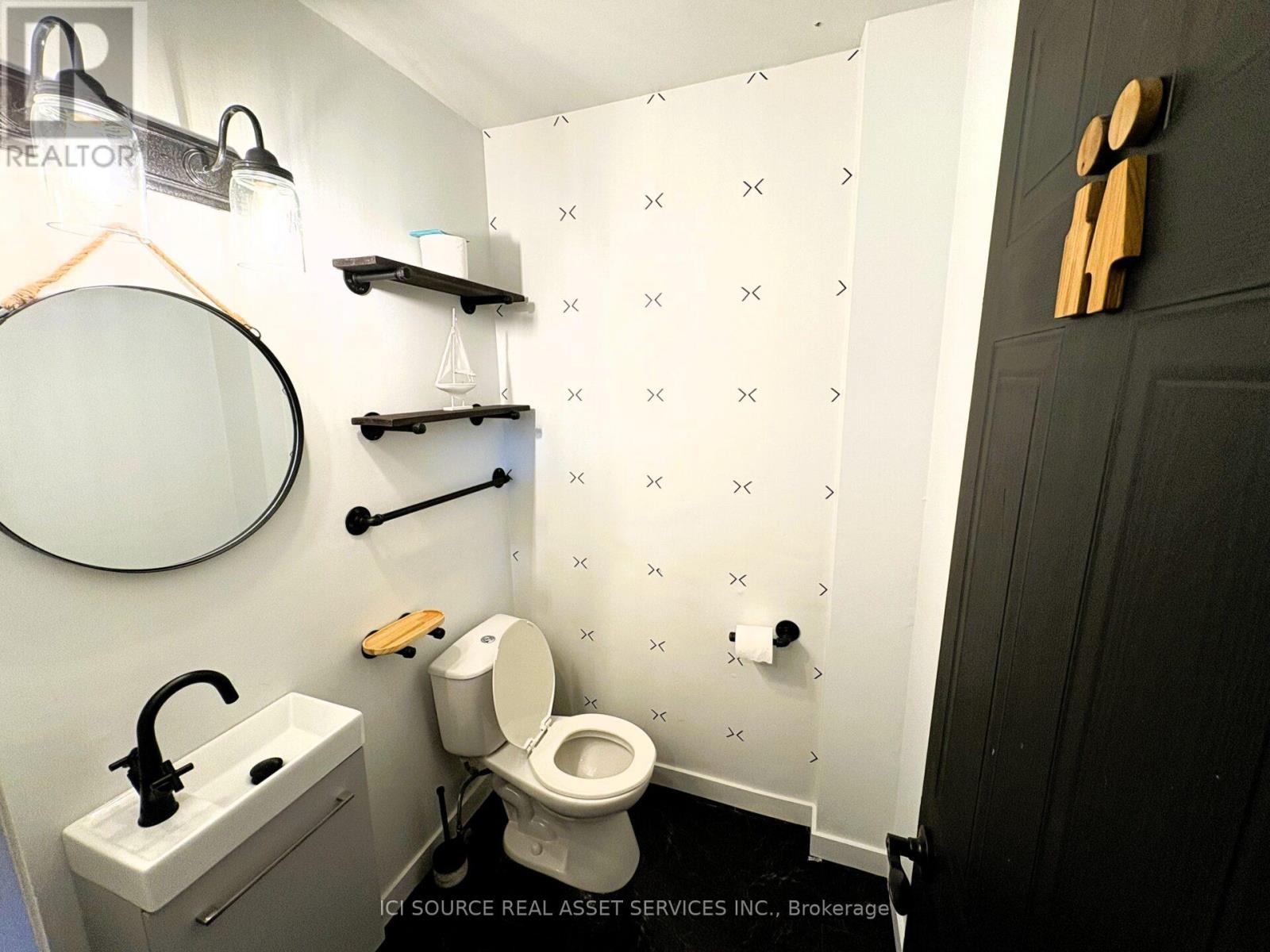 20 Corrie Crescent, Essa (Angus), Ontario  L0M 1B3 - Photo 4 - N12485024