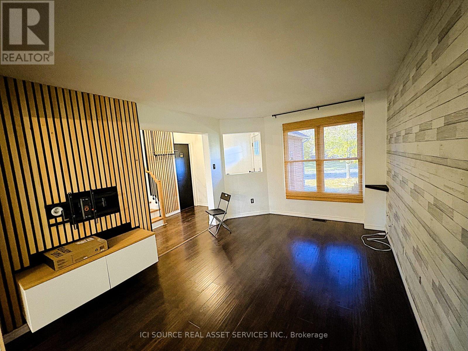 20 Corrie Crescent, Essa (Angus), Ontario  L0M 1B3 - Photo 6 - N12485024