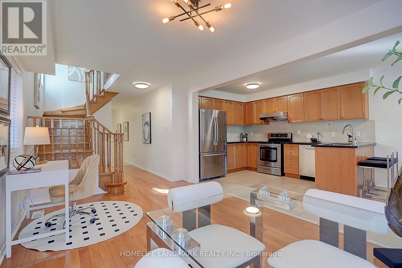 21 Raintree Drive, Markham, Ontario  L3R 5T9 - Photo 11 - N12485034