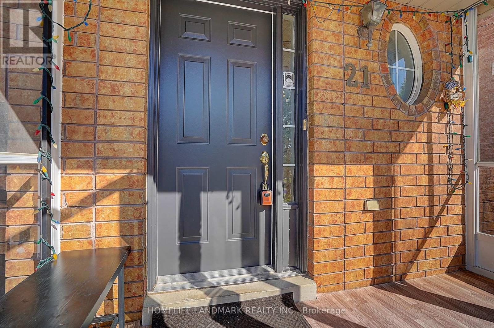 21 Raintree Drive, Markham, Ontario  L3R 5T9 - Photo 3 - N12485034