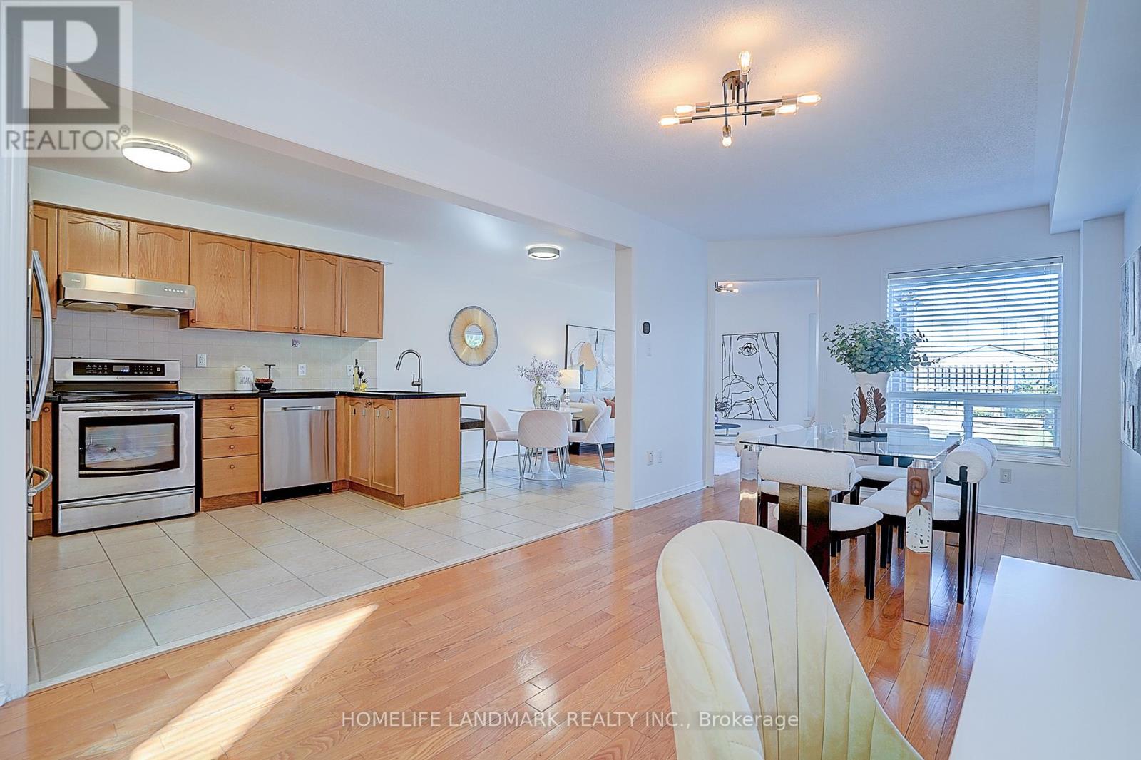 21 Raintree Drive, Markham, Ontario  L3R 5T9 - Photo 9 - N12485034