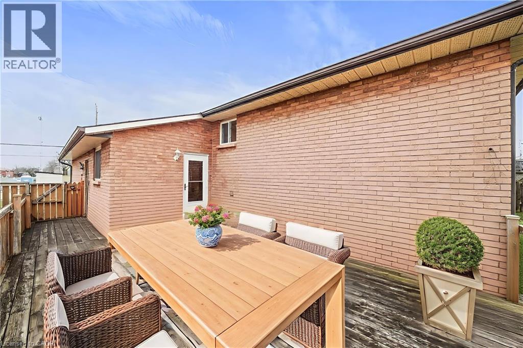 215 Dewitt Road, Stoney Creek, Ontario  L8E 2S9 - Photo 16 - 40782440