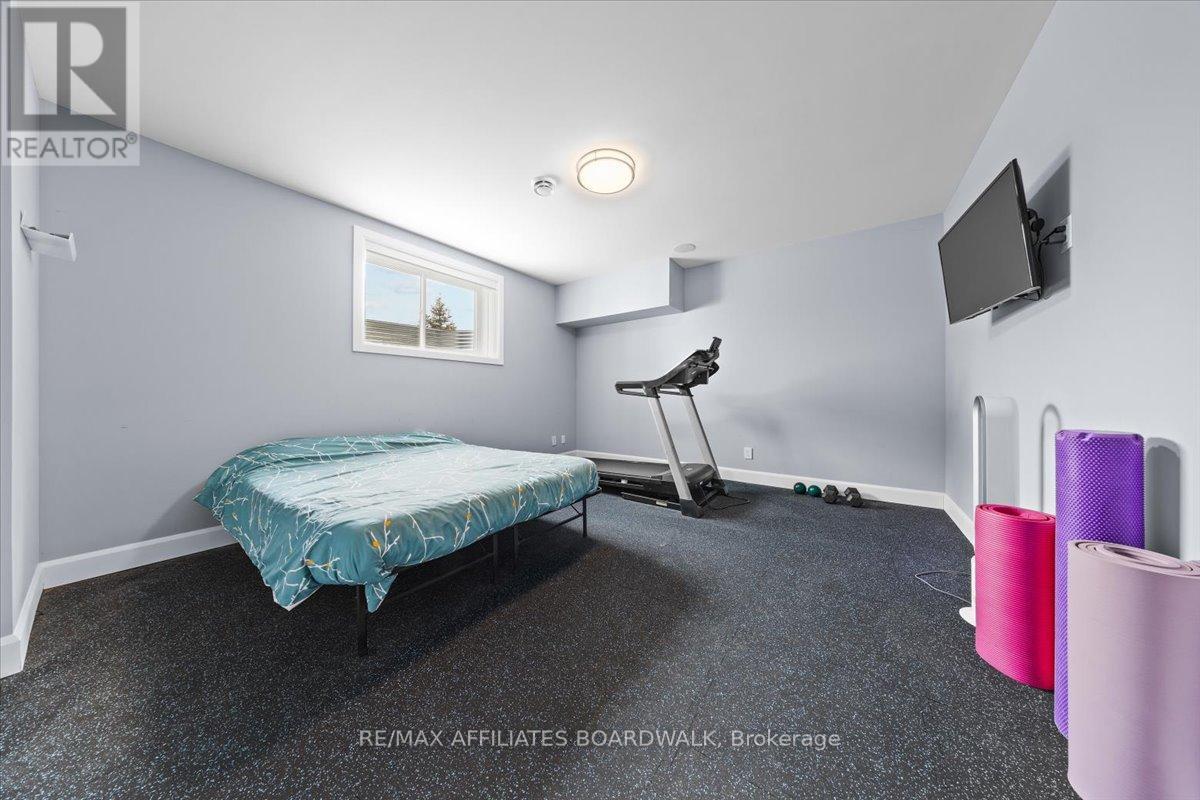 724 Mcmanus Avenue, Ottawa, Ontario  K4M 0B2 - Photo 44 - X12046105