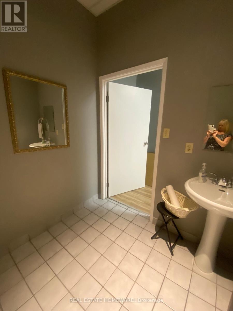 23 - 5225 Orbitor Drive, Mississauga, Ontario  L4W 4Y8 - Photo 4 - W12485035