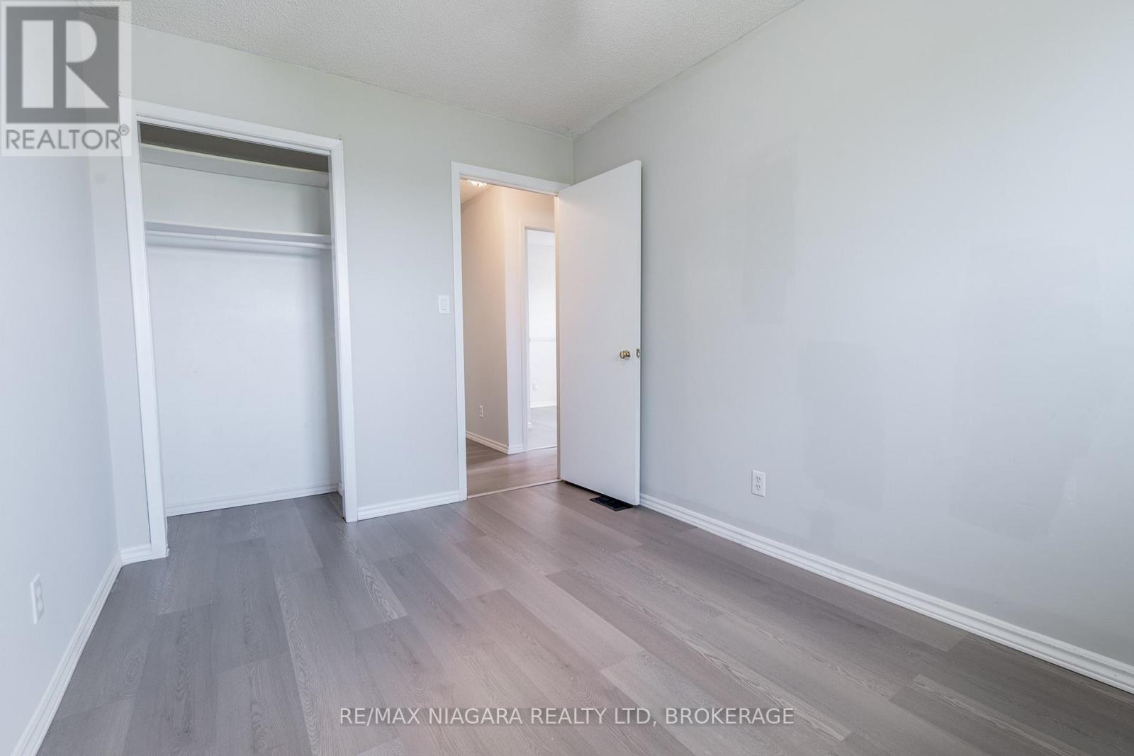 49 Autumn Place W, St. Catharines, Ontario  L2P 2W6 - Photo 11 - X12485055