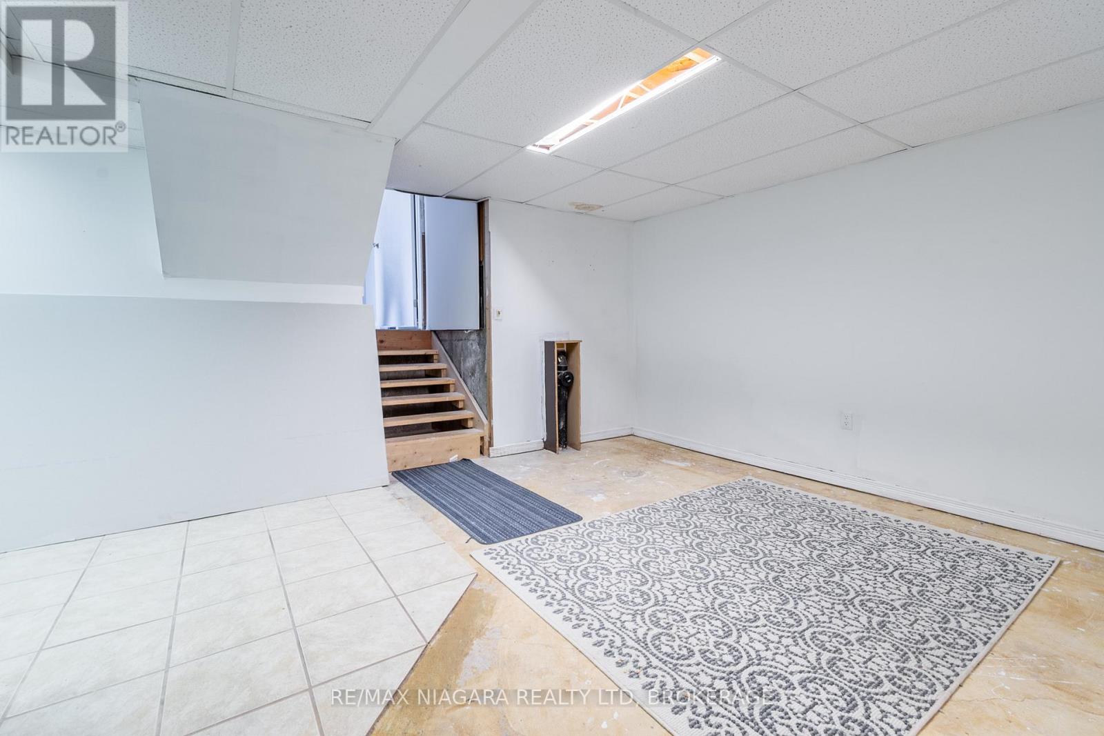 49 Autumn Place W, St. Catharines, Ontario  L2P 2W6 - Photo 25 - X12485055