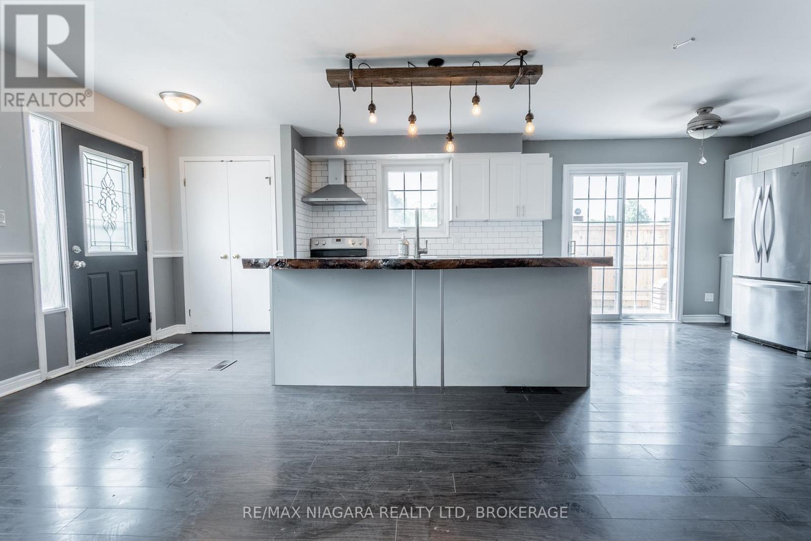 49 Autumn Place W, St. Catharines, Ontario  L2P 2W6 - Photo 7 - X12485055