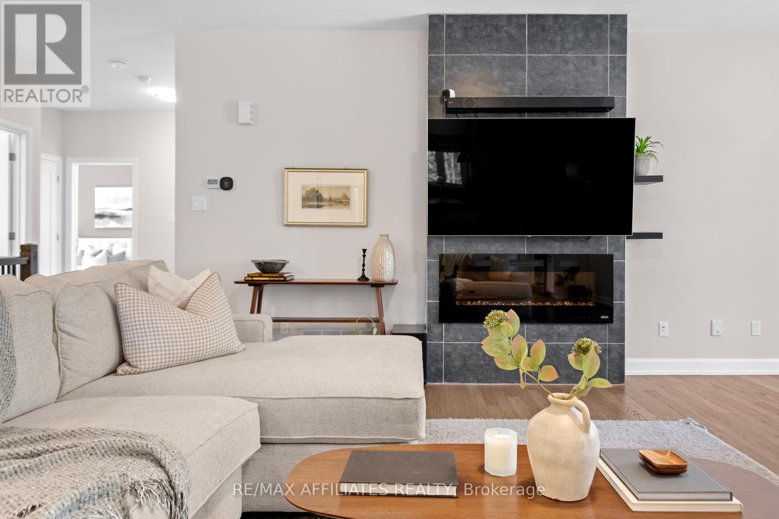 400 Cinnamon Crescent, Ottawa, Ontario  K0A 2H0 - Photo 14 - X12317728