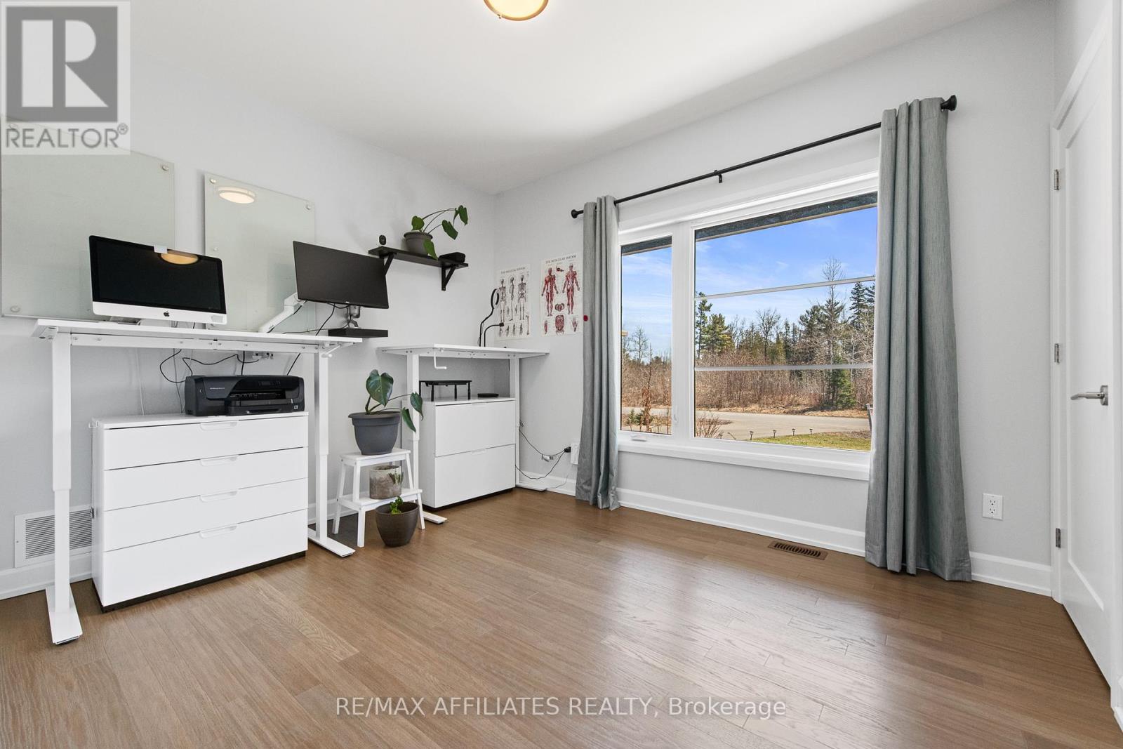 400 Cinnamon Crescent, Ottawa, Ontario  K0A 2H0 - Photo 28 - X12317728