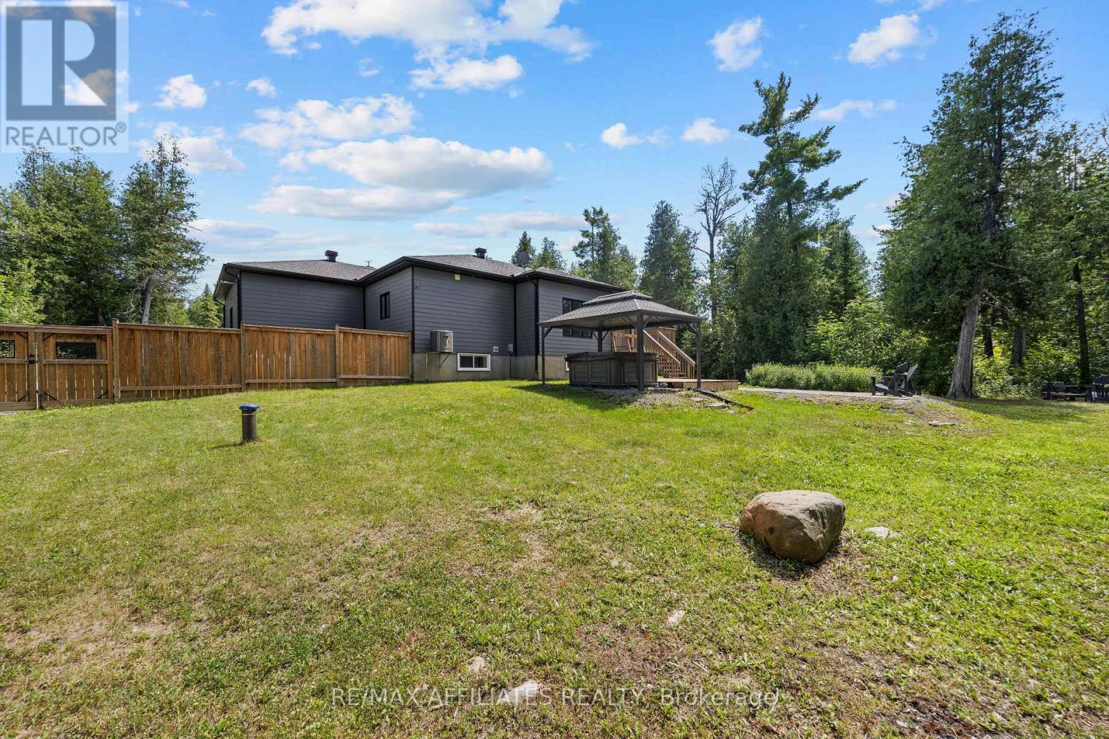 400 Cinnamon Crescent, Ottawa, Ontario  K0A 2H0 - Photo 42 - X12317728