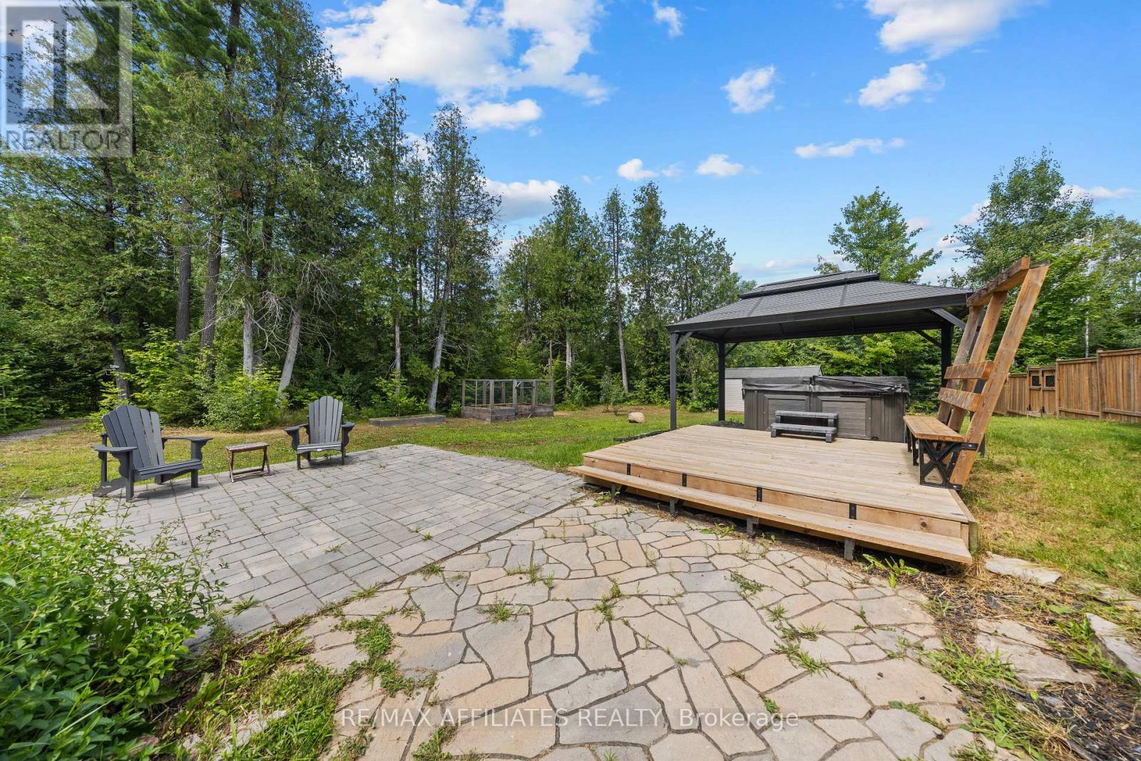 400 Cinnamon Crescent, Ottawa, Ontario  K0A 2H0 - Photo 46 - X12317728