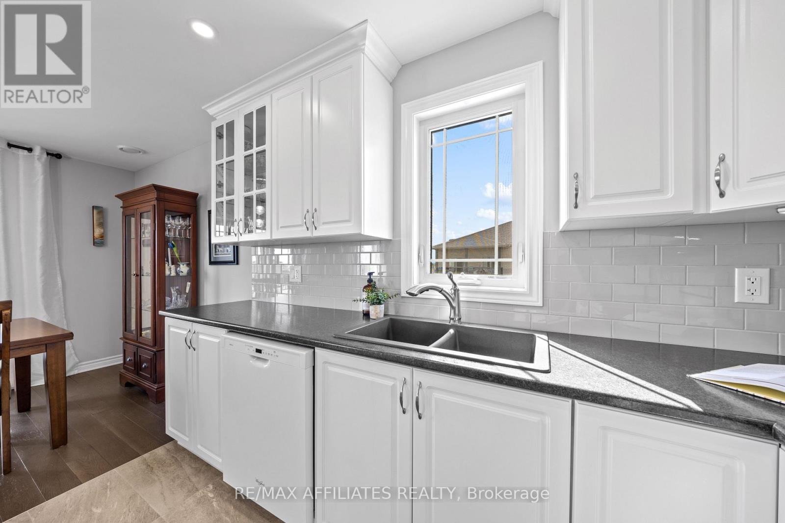 13 - 340 Tribeca Private, Ottawa, Ontario  K2J 6B4 - Photo 16 - X12393868