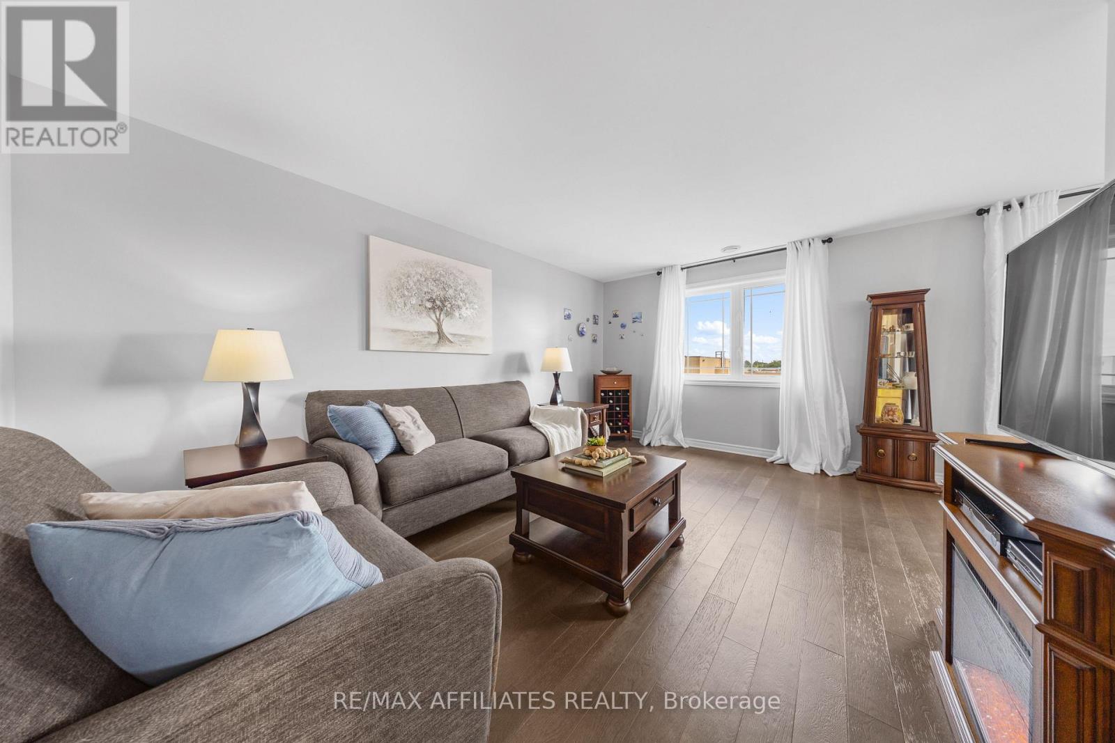 13 - 340 Tribeca Private, Ottawa, Ontario  K2J 6B4 - Photo 4 - X12393868