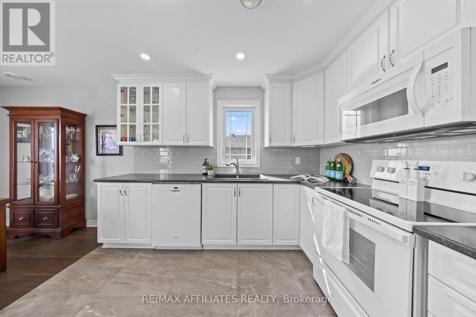 13 - 340 Tribeca Private, Ottawa, Ontario  K2J 6B4 - Photo 13 - X12393868