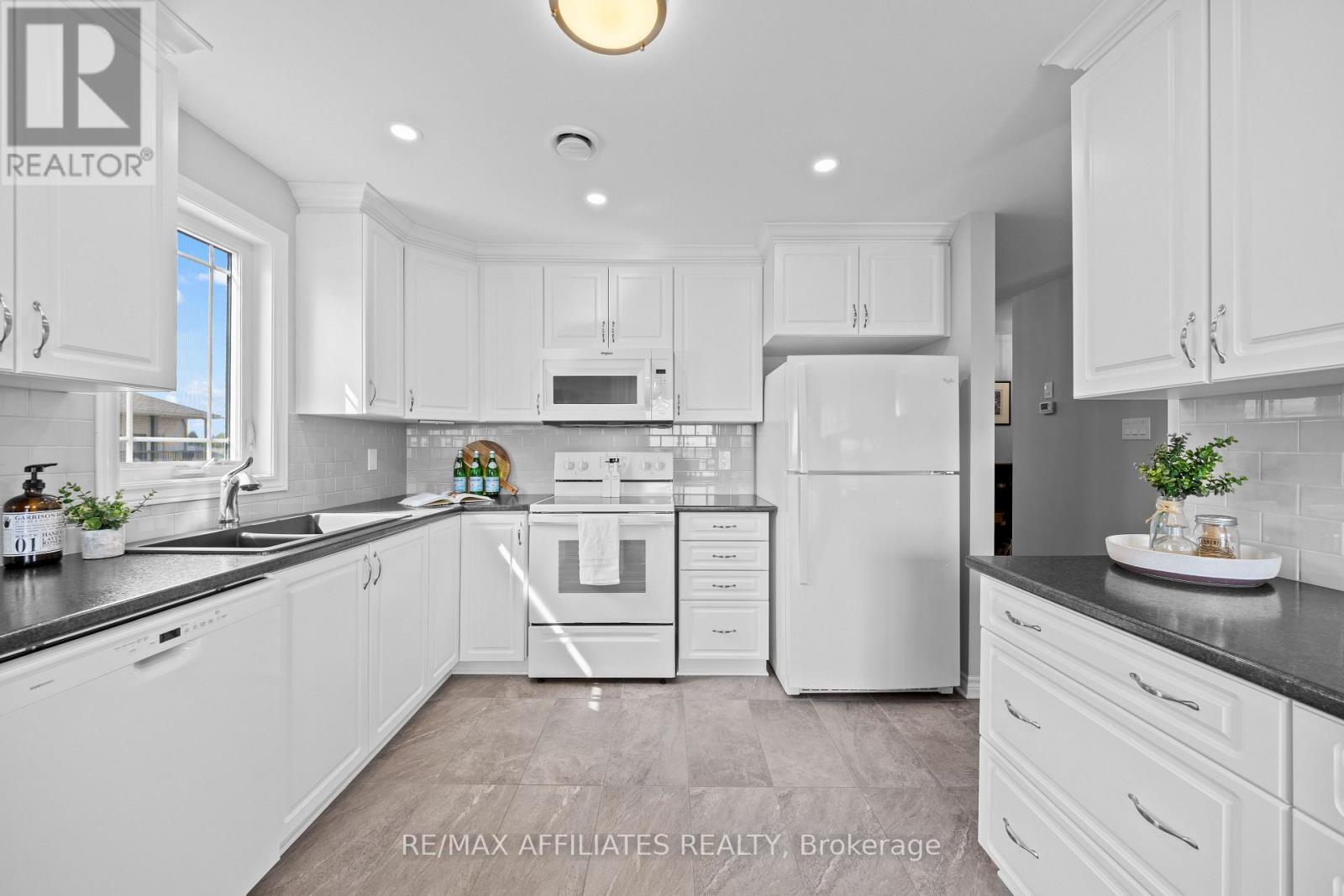 13 - 340 Tribeca Private, Ottawa, Ontario  K2J 6B4 - Photo 15 - X12393868